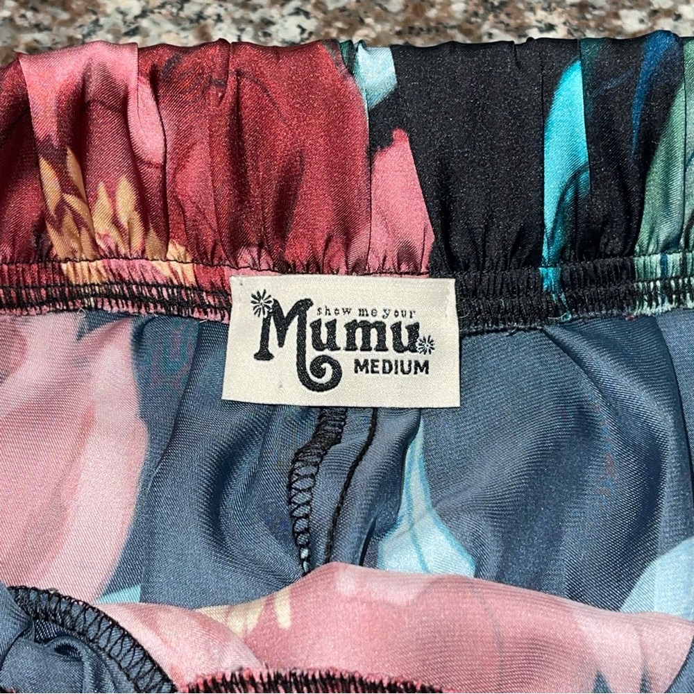 Show Me Your Mumu Shorts & Top Flower Hour Flowy Black Floral Print - Picture 6 of 6